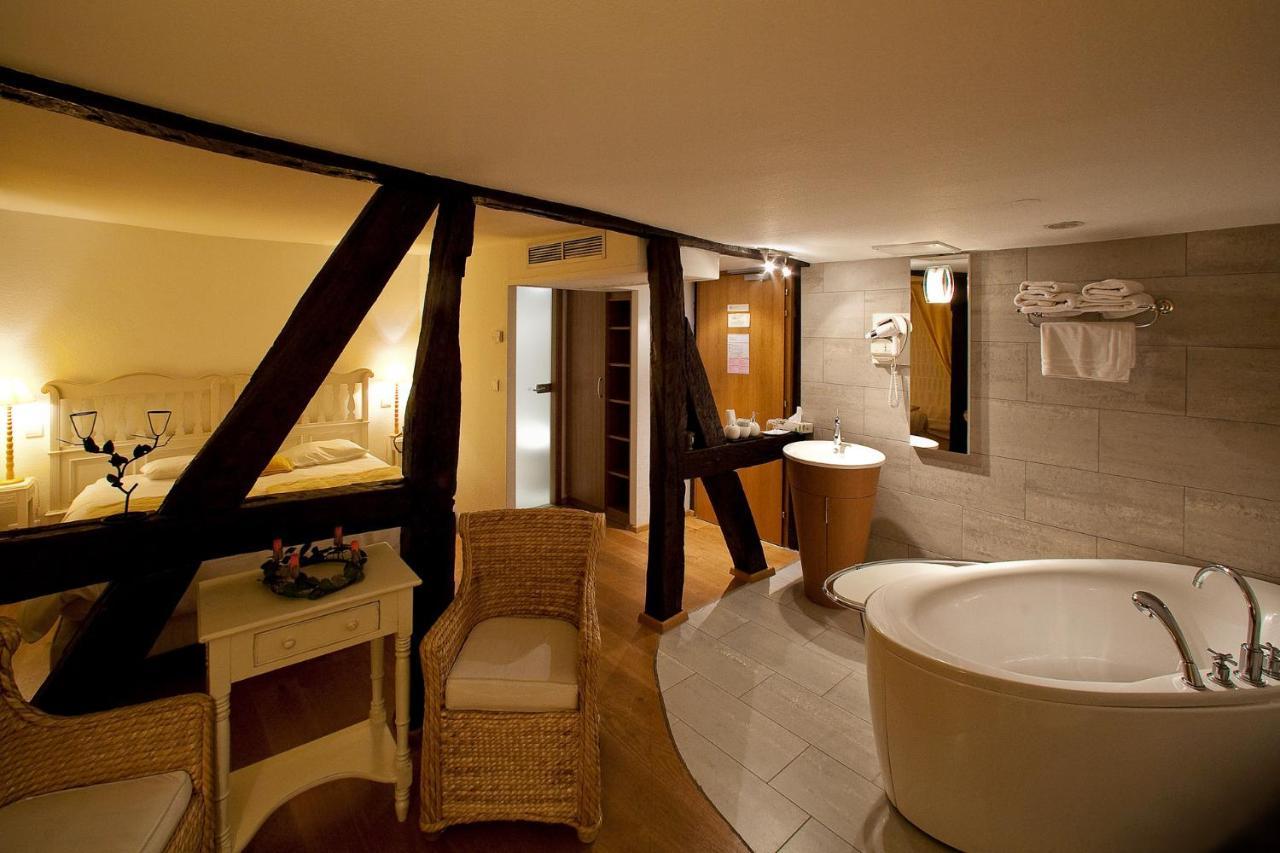 Saint Laurent Hotel